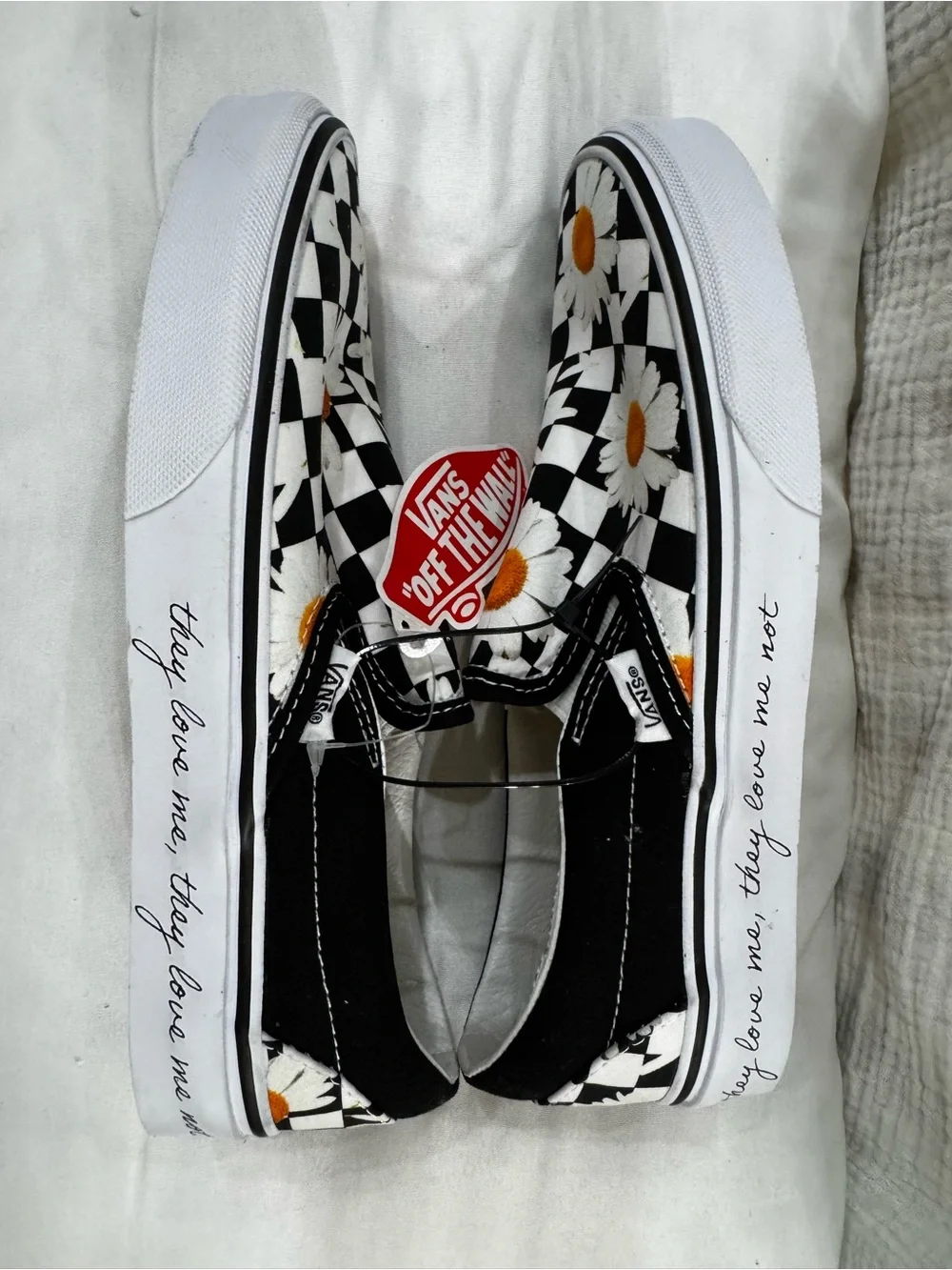 Vans Kids Slip-On Sneakers Black/White Daisy with Orange Centers